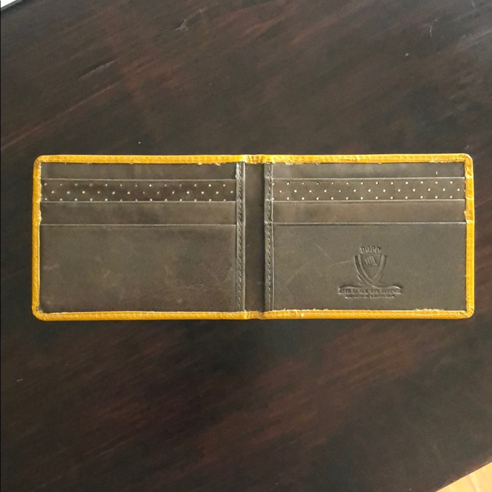 Yellow card holder for men